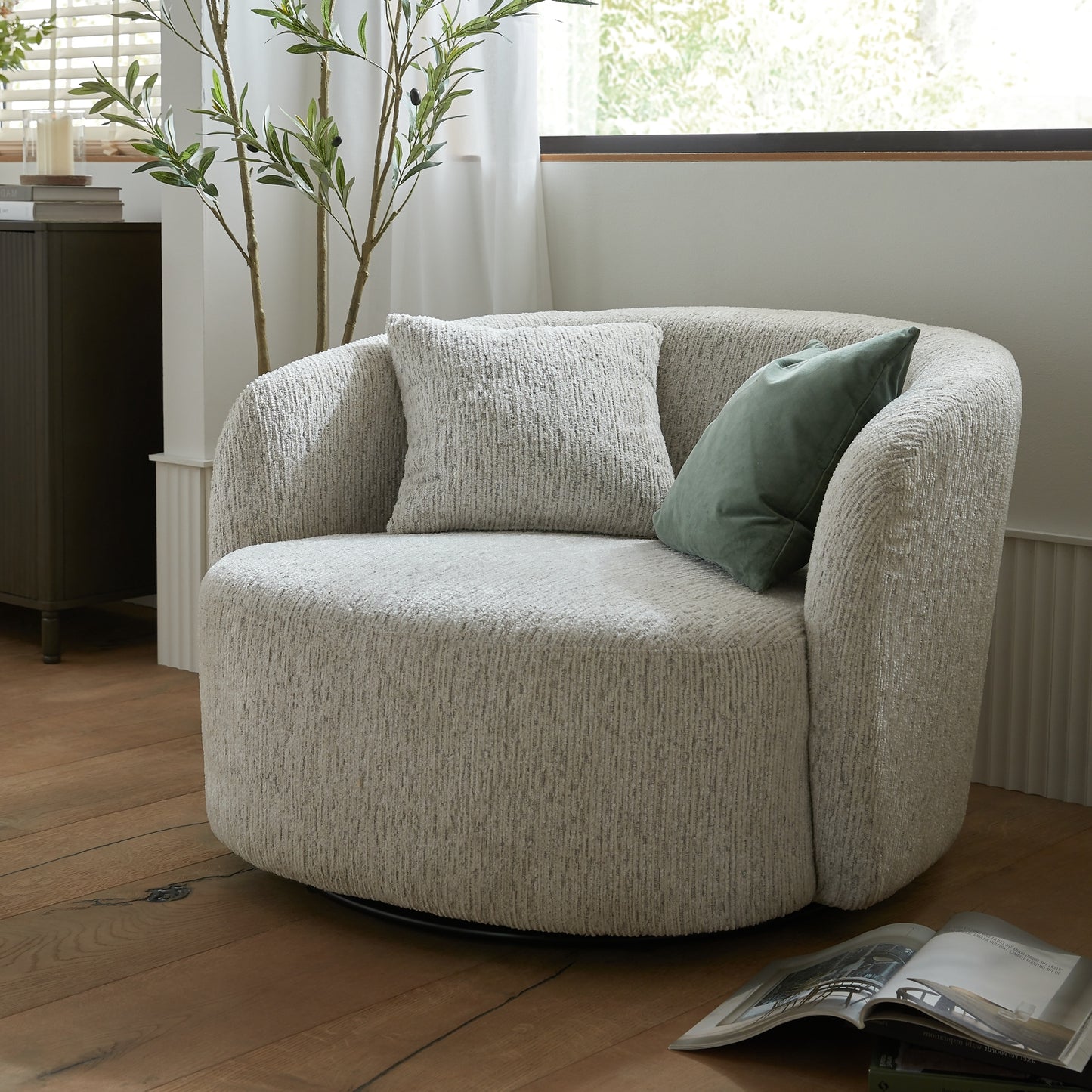 Sorelle Swivel Chair